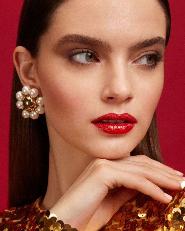 Get the Holiday Dazzling Makeup Look