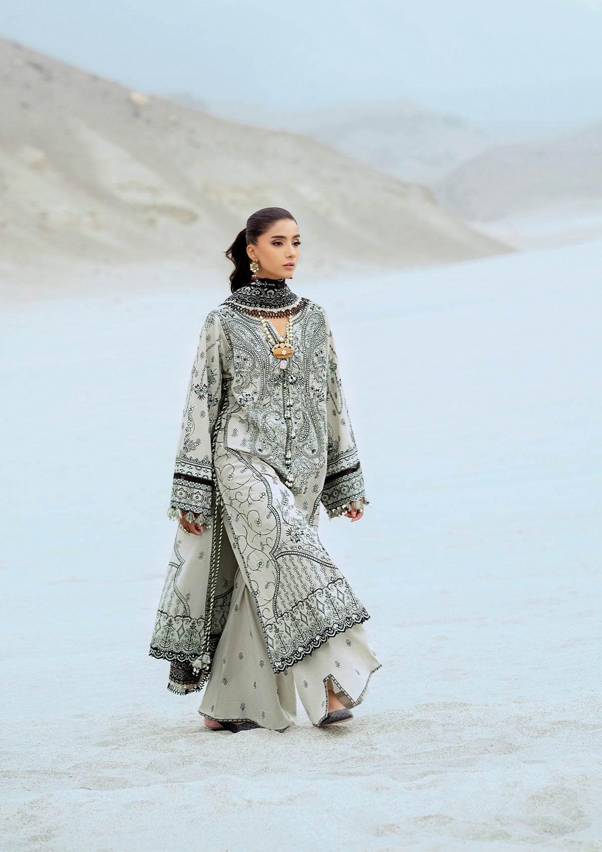 LAWN '25 VOL. 1 - LOOK 08