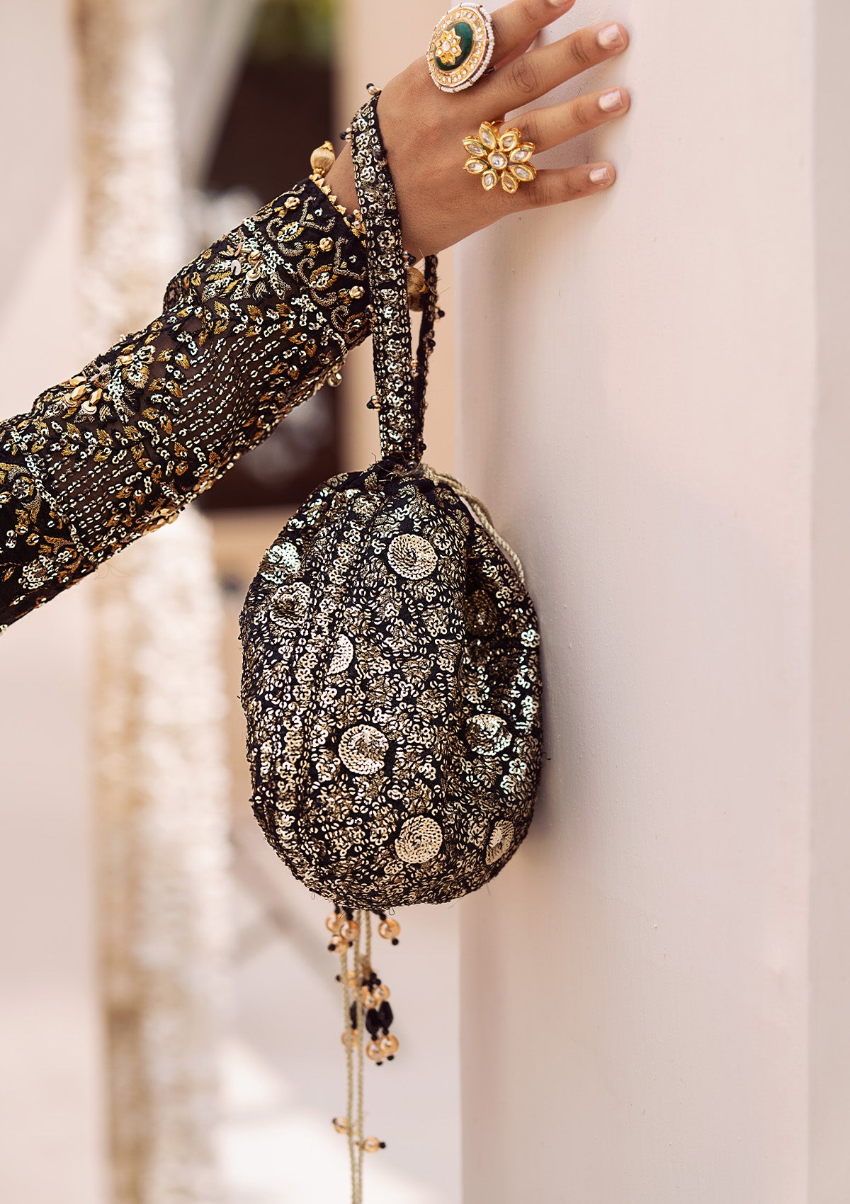 WEDDING FESTIVE '24 BLACK JAMAWAAR POTLI