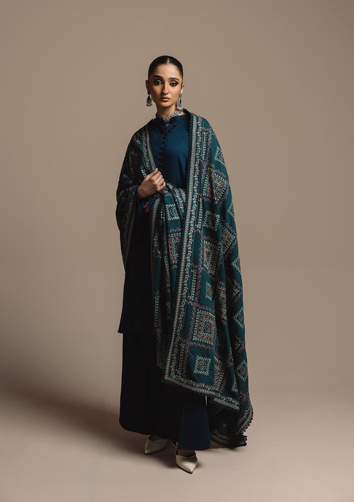 AIK ROZ '25 D3 - KARANDI - LOOK 01