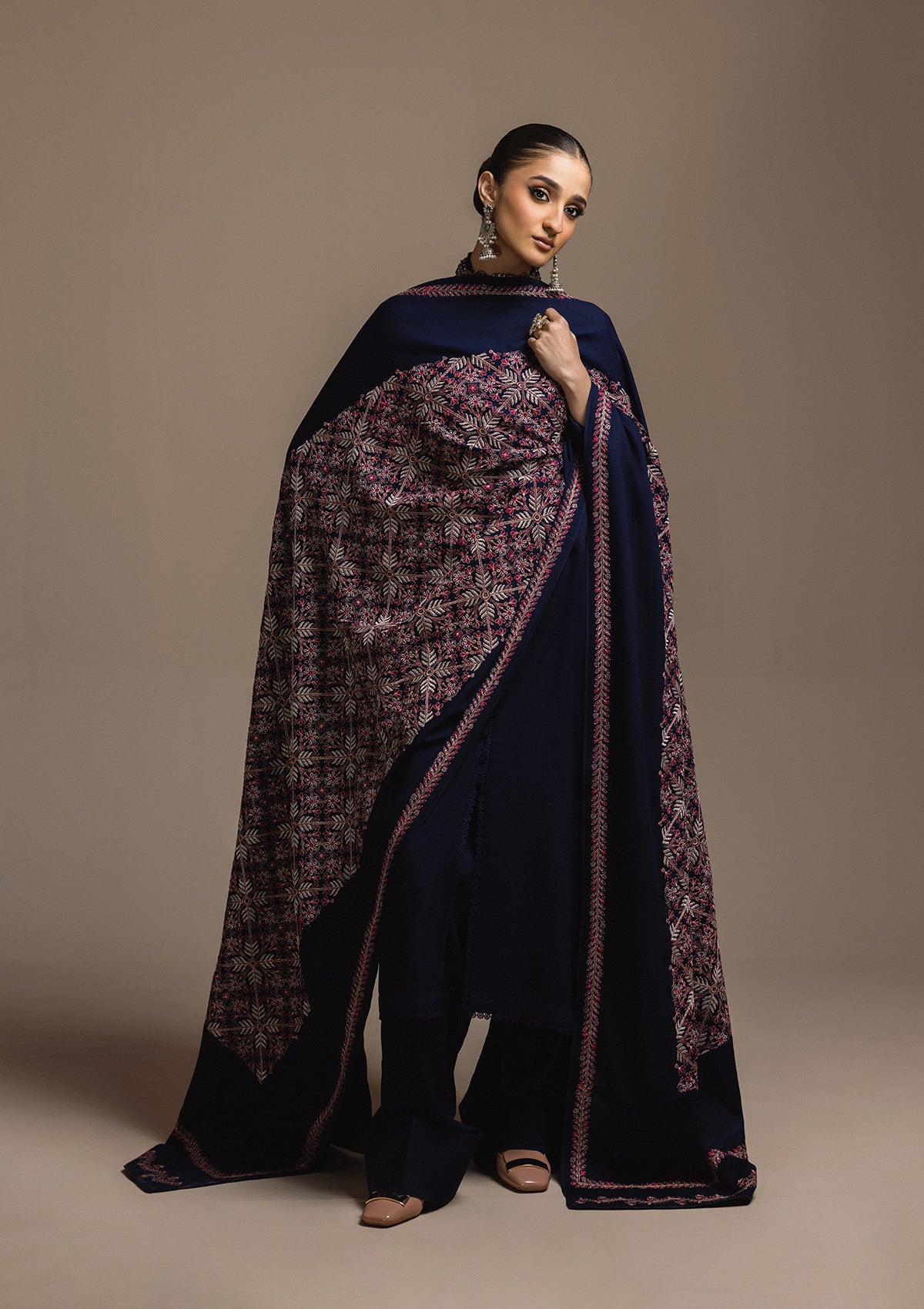 AIK ROZ '25 D3 - KARANDI - LOOK 06