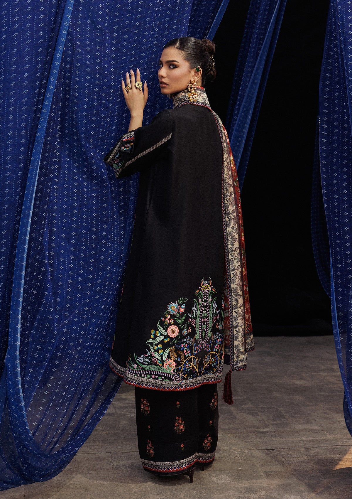 AIK ROZ '25 D2 - KHADDAR - LOOK 01