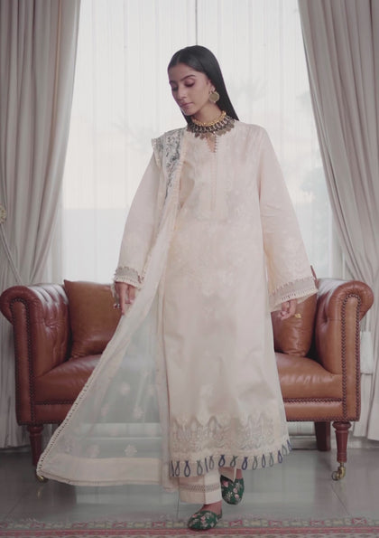 aik-atelier-Lawn-24-samah-look-02-video